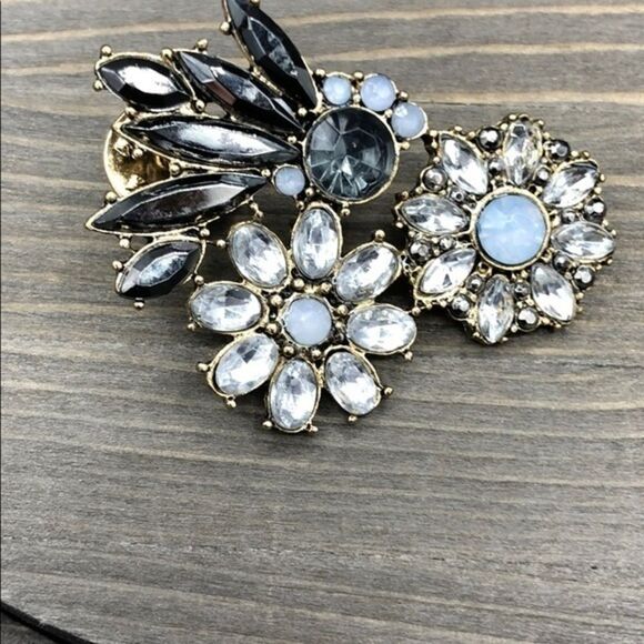 Vintage Floral Rhinestone Brooch - Picture 4 of 7